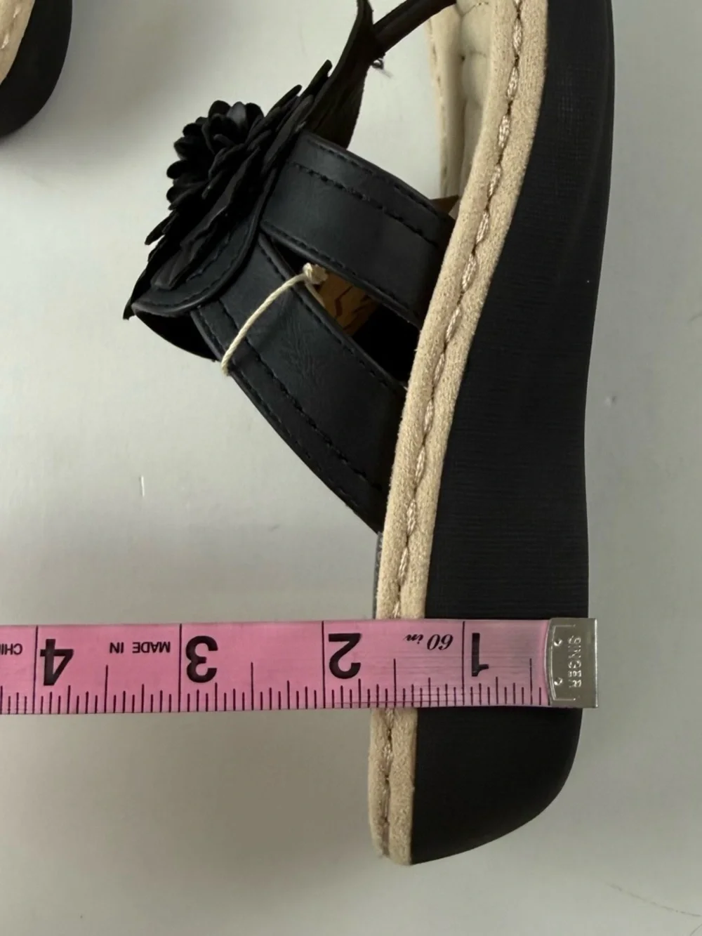 Cliffs by White Mountain Cassia Flower Thong Sandals Womens 6W Black NEW